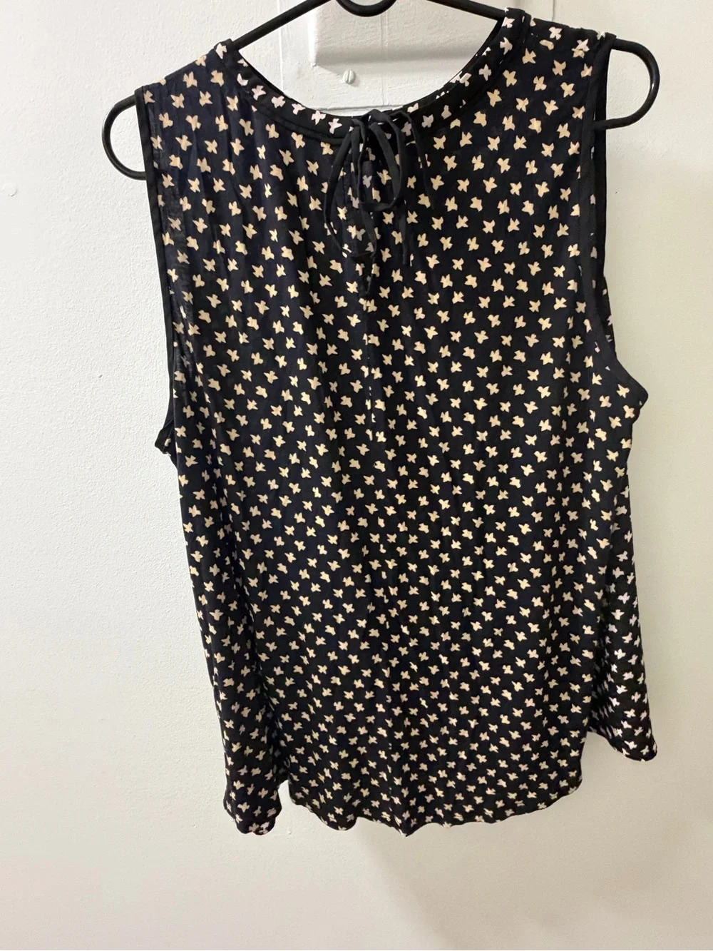 LOFT Navy Butterfly Print Sleeveless Blouse XL Lightweight Tie Neck Top - Picture 2 of 4